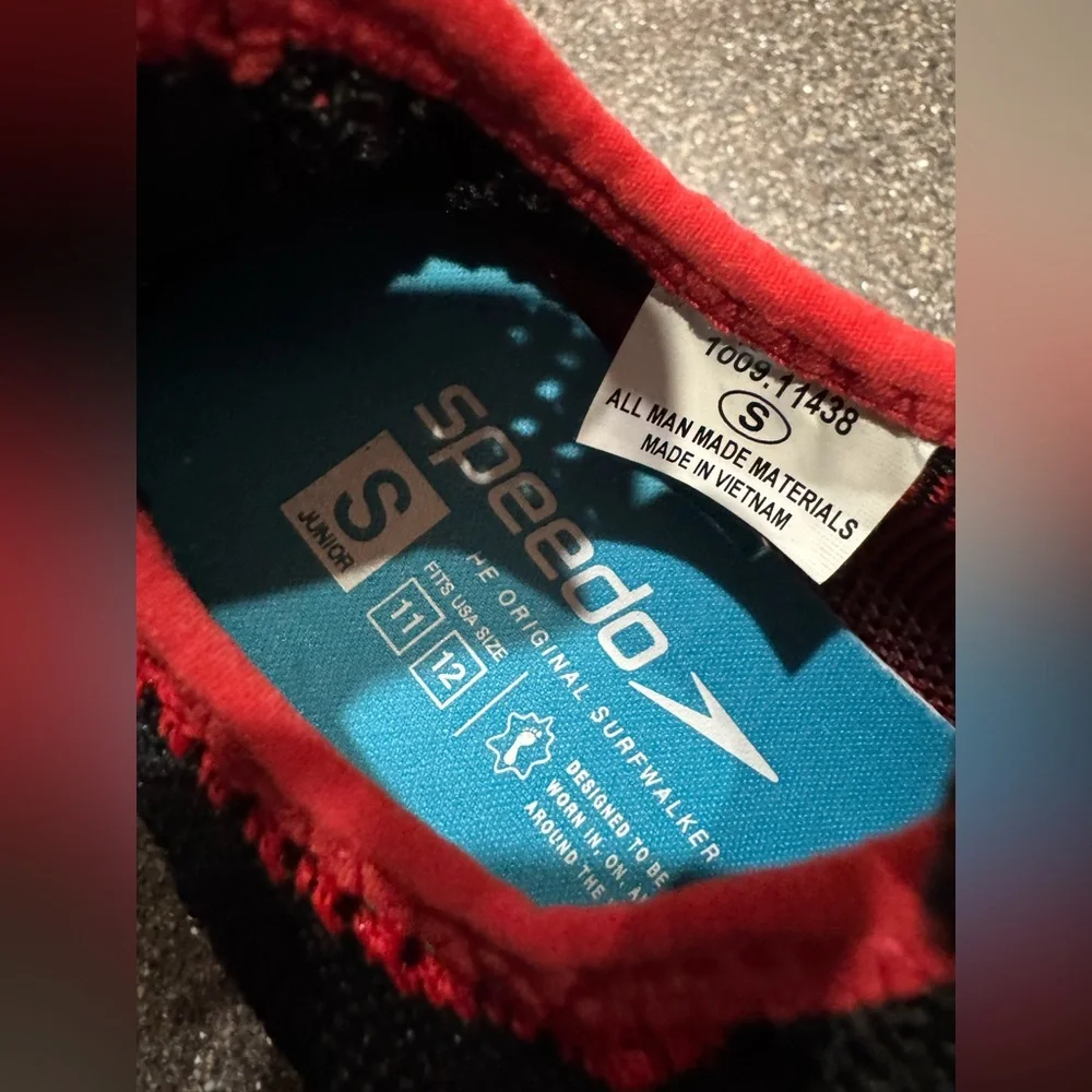 Speedo Surf Strider Black & Red 11/12